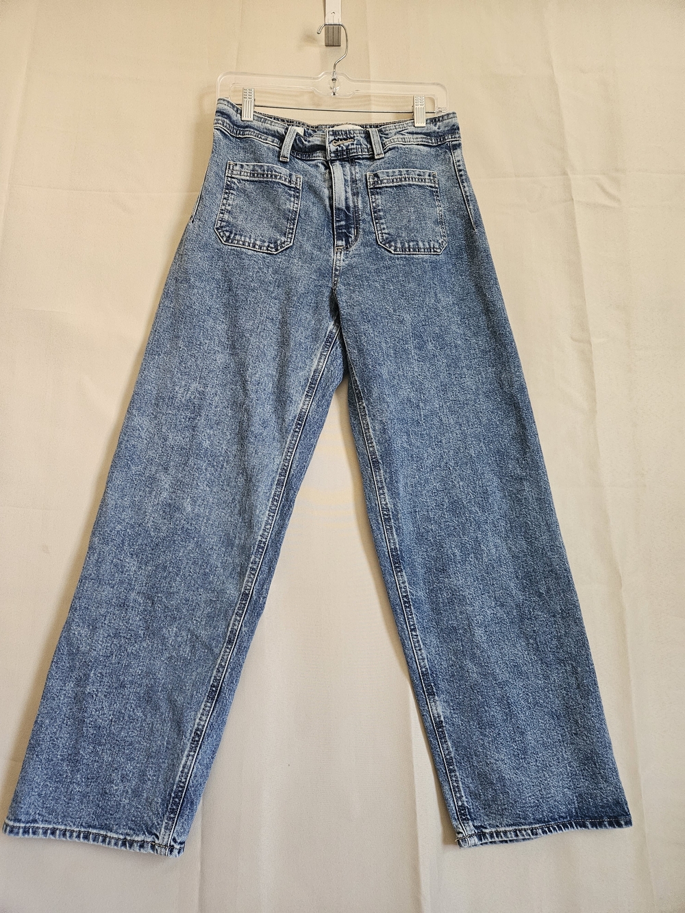 Universal Thread Women’s Straight Leg Jeans - Medium Blue Wash Size6R